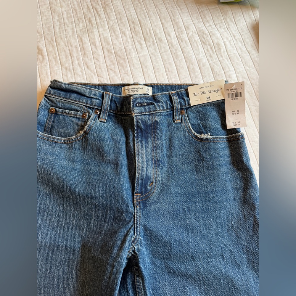 The '90s Straight Blue Jeans